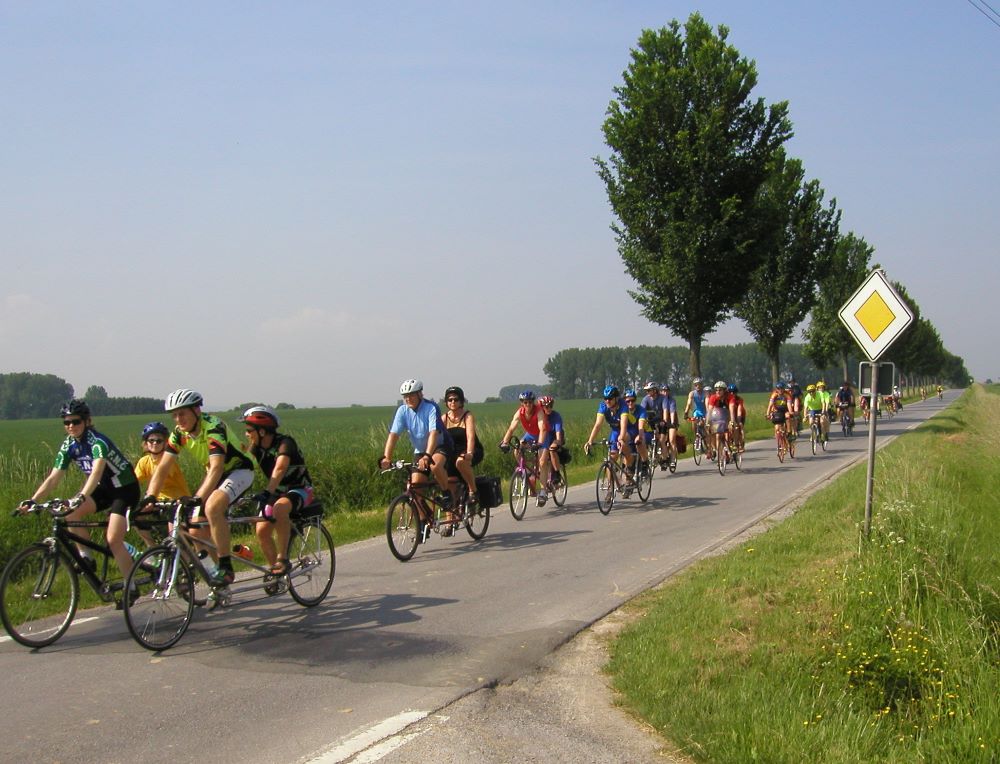 Gruppe Tandemfahrer